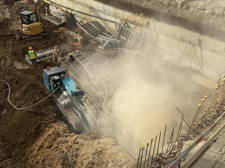 Contenção periférica e fundações especiais